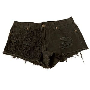Forever 21 shorts Women Size 28 Black Distressed Floral Lace Denim Shorts